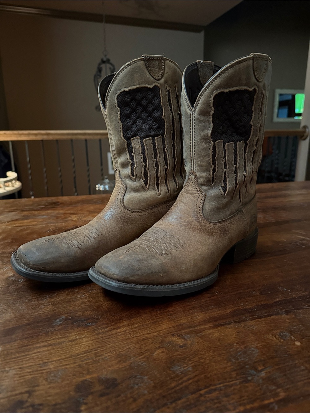 Ariat Tan/Brown Western Cowboy Boots with Quilted Black Inset